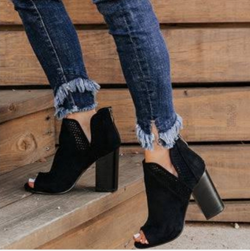 Madden girl Open Toe, cut out Black Ankle Booties Women's Size 9.5M